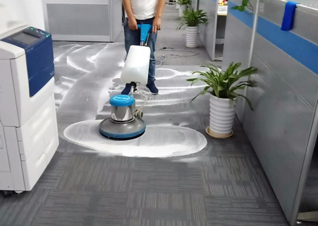 地毯沙發(fā)清洗